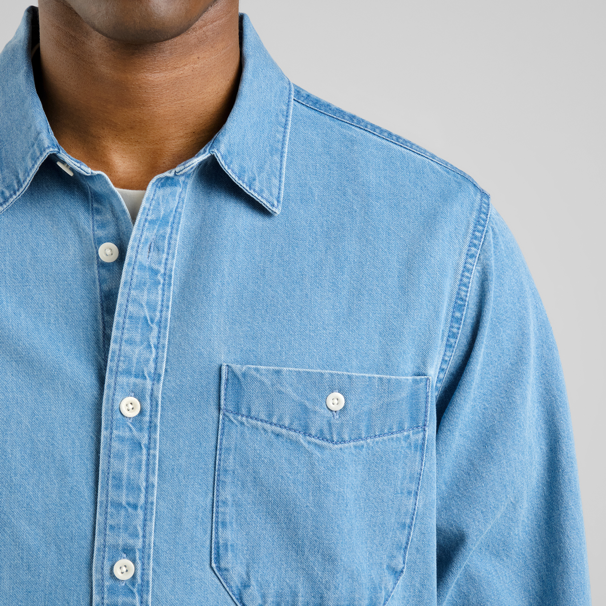 DEDICATED - Shirt Lunnevik Denim Light Blue