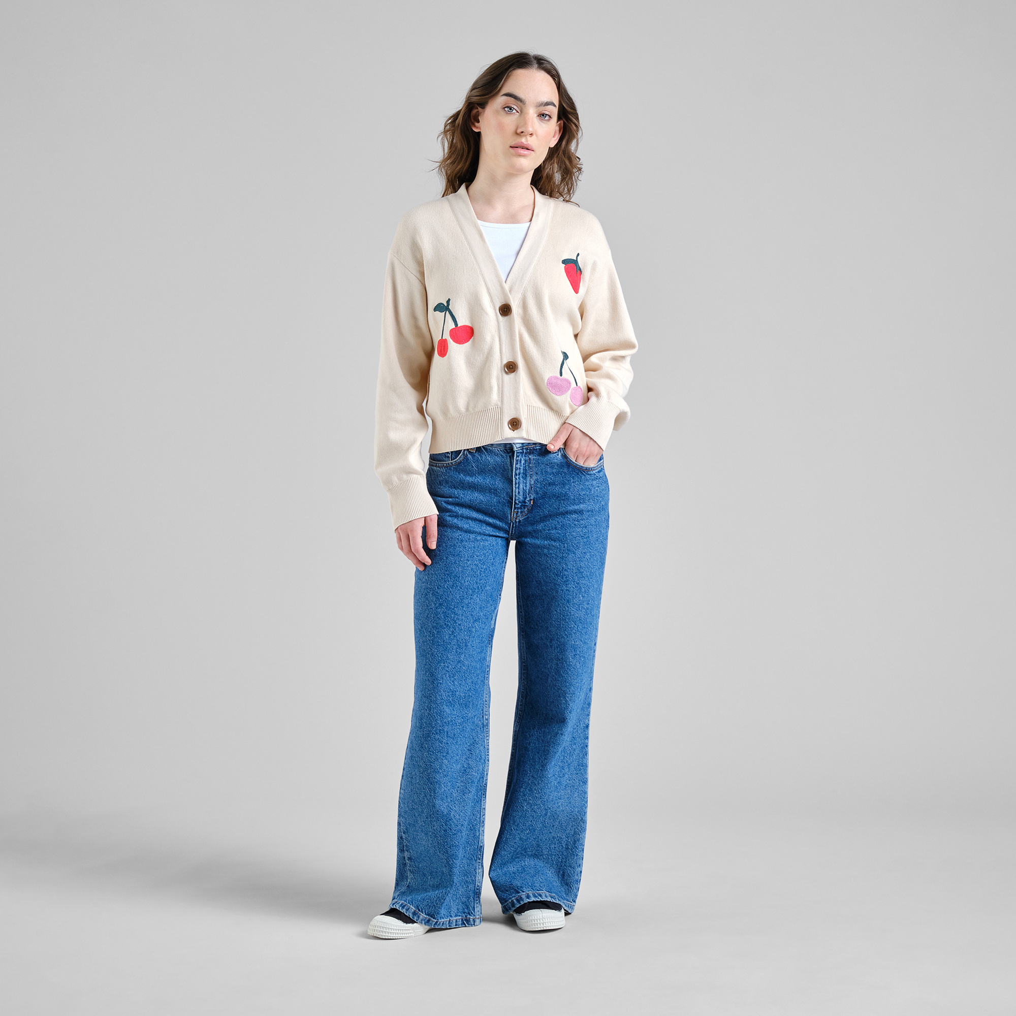 DEDICATED - Cardigan Kanan Application Berries Vanilla White