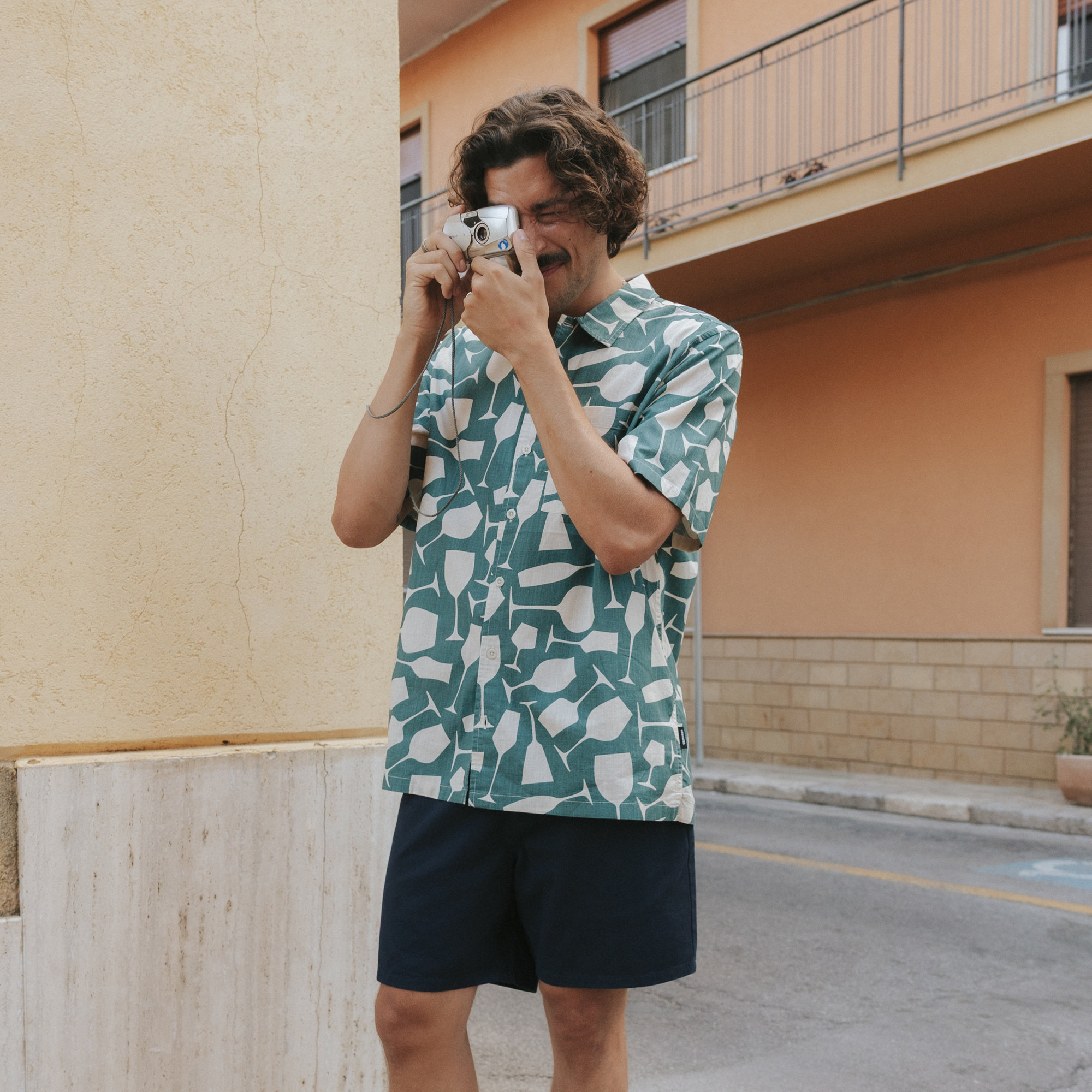 DEDICATED - Shirt Brantevik Wine Cups Mediterranea Green