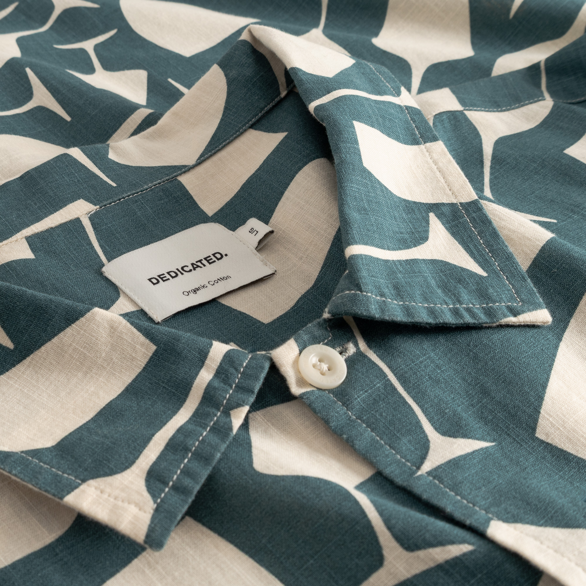 DEDICATED - Shirt Brantevik Wine Cups Mediterranea Green