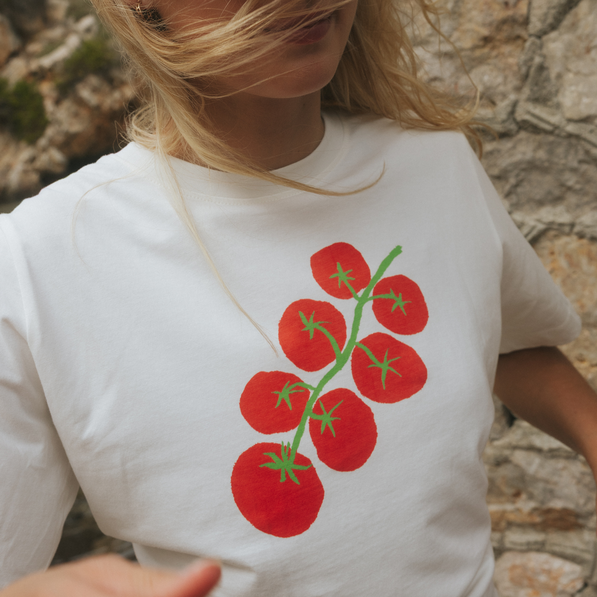 DEDICATED - T-shirt Vadstena Tomato Off-White