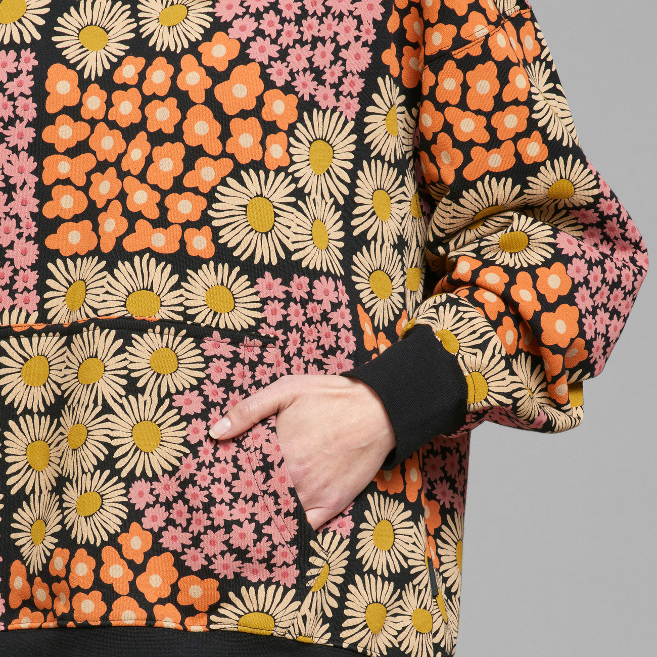 Hoodie Sundborn Small Flowers AOP Black